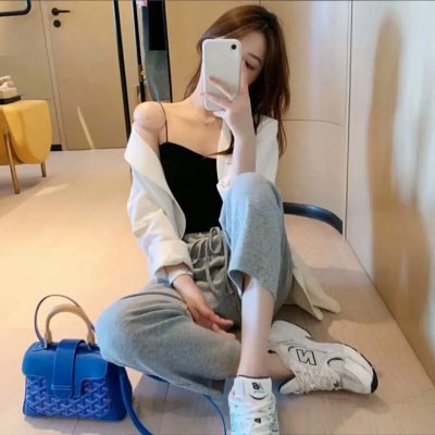挎斗摩托车里的狗